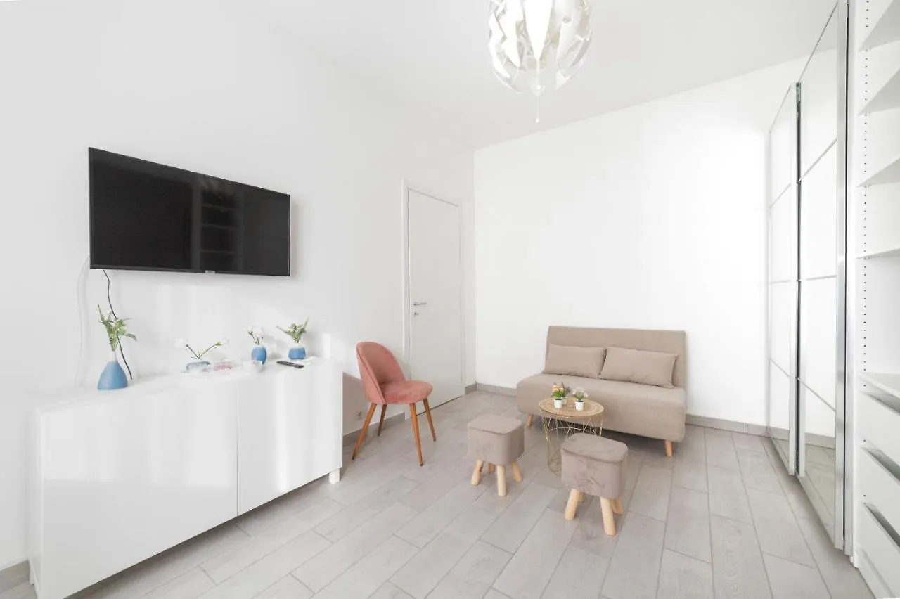 Piazza Tripoli Bright Apartment 米兰 意大利