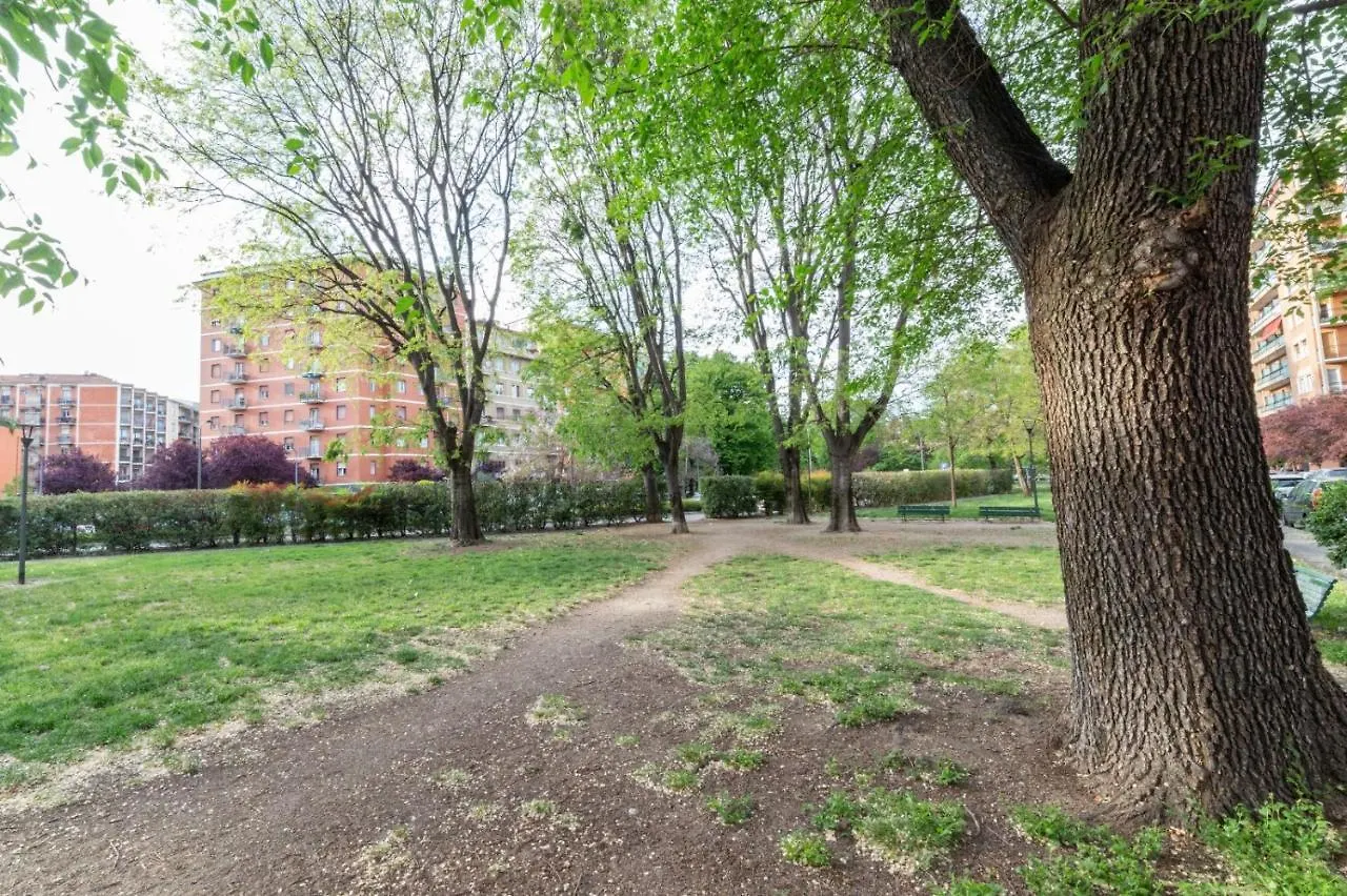 Piazza Tripoli Bright Apartment Milan